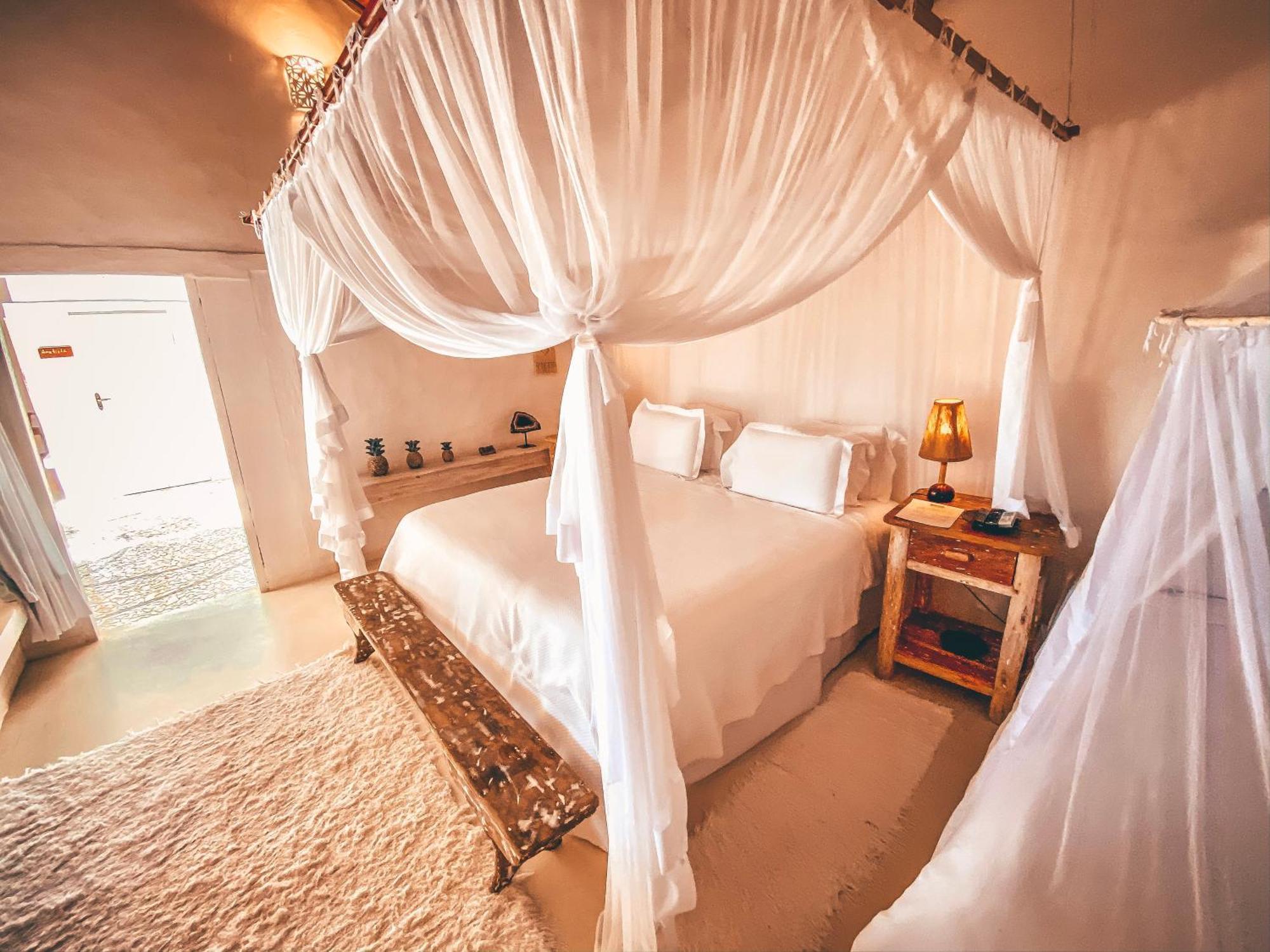 Deluxe Suite with Sea View,1589289886:JPEG